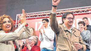 María Jesús Montero y Óscar López, el pasado 15 de diciembre durante un acto del PSOE en Alcorcón (Madrid).