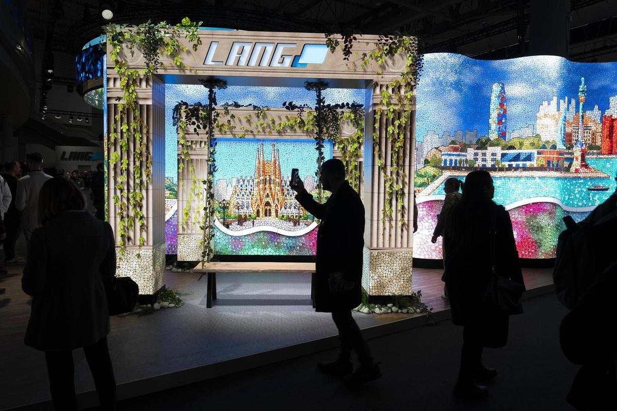 Una de las atracciones en ISE 2026 de la empresa Lang, que apuesta por un mosaico de Barcelona