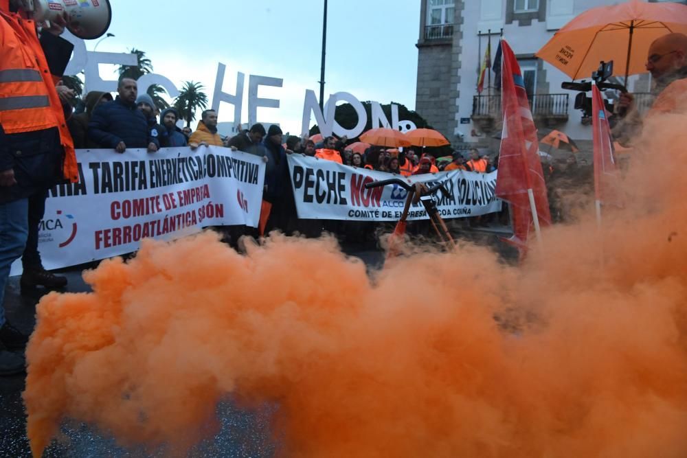 Concentración de trabajadores de Alcoa en A Coruña