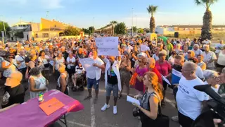 Cientos de personas claman contra la incineradora de residuos sanitarios y piden un consultorio 24 horas en Los Alcázares