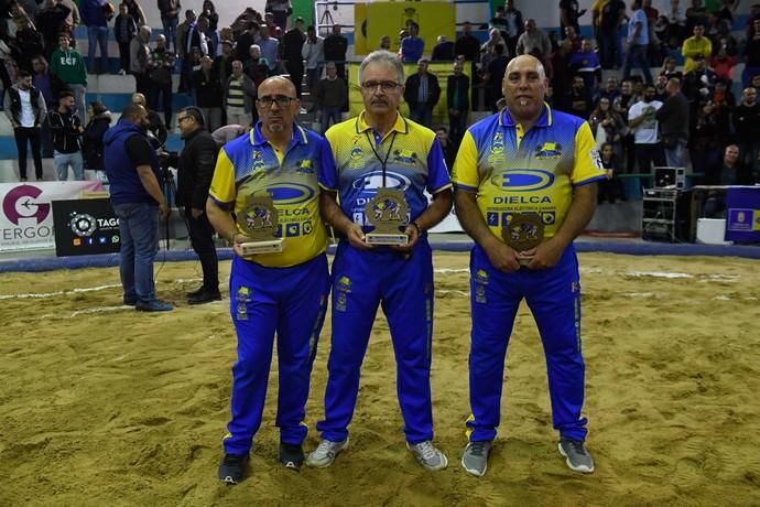 DEPORTES. VECINDARIO.SANTA LUCIA.   Luchada. Final de la Copa Cabildo Insular entre los equipos del Estrella CL y el CL Agüimes.  | 30/03/2019 | Fotógrafo: Juan Carlos Castro