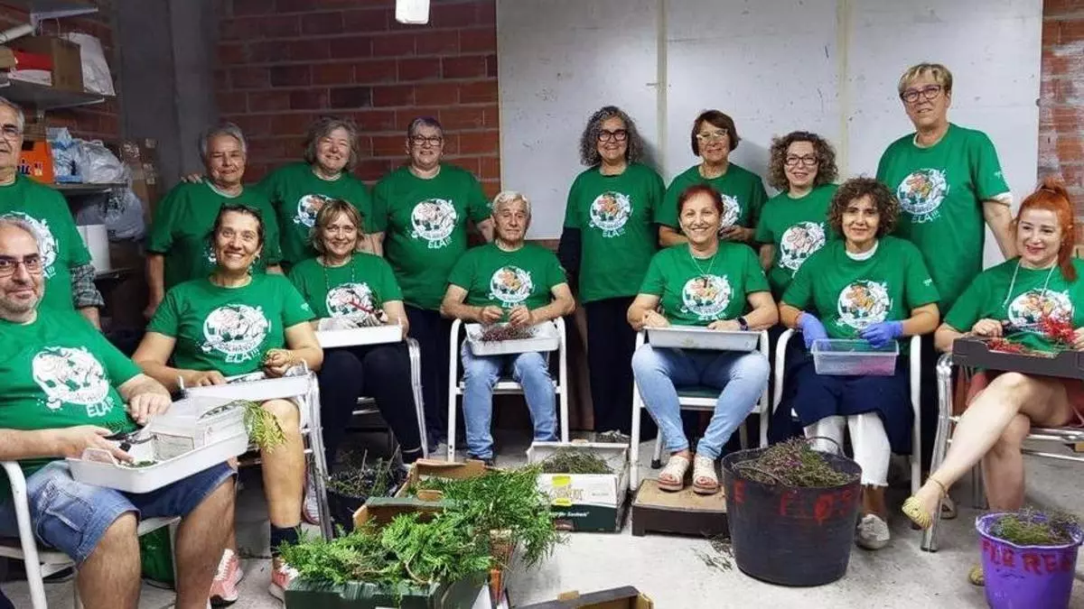 El Corpus de Bueu se solidariza con la ELA y visibiliza la enfermedad con una alfombra