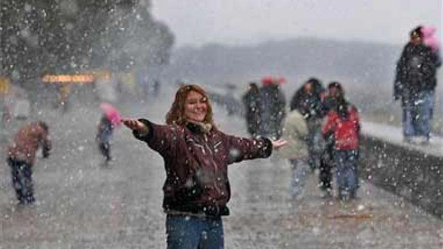 Los bonaerenses disfrutan de la primera gran nevada en 89 años