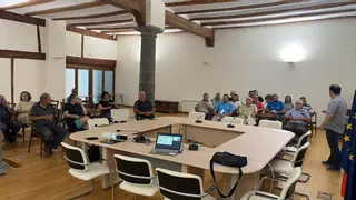 'Tour' de asesores por el campo: primeras charlas sobre las ayudas al relevo generacional en Castellón