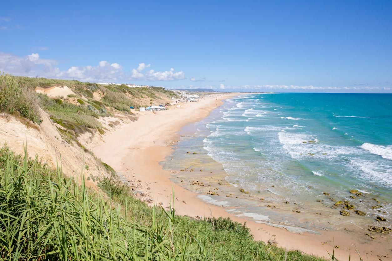 La playa de la Fontanilla en Cádiz