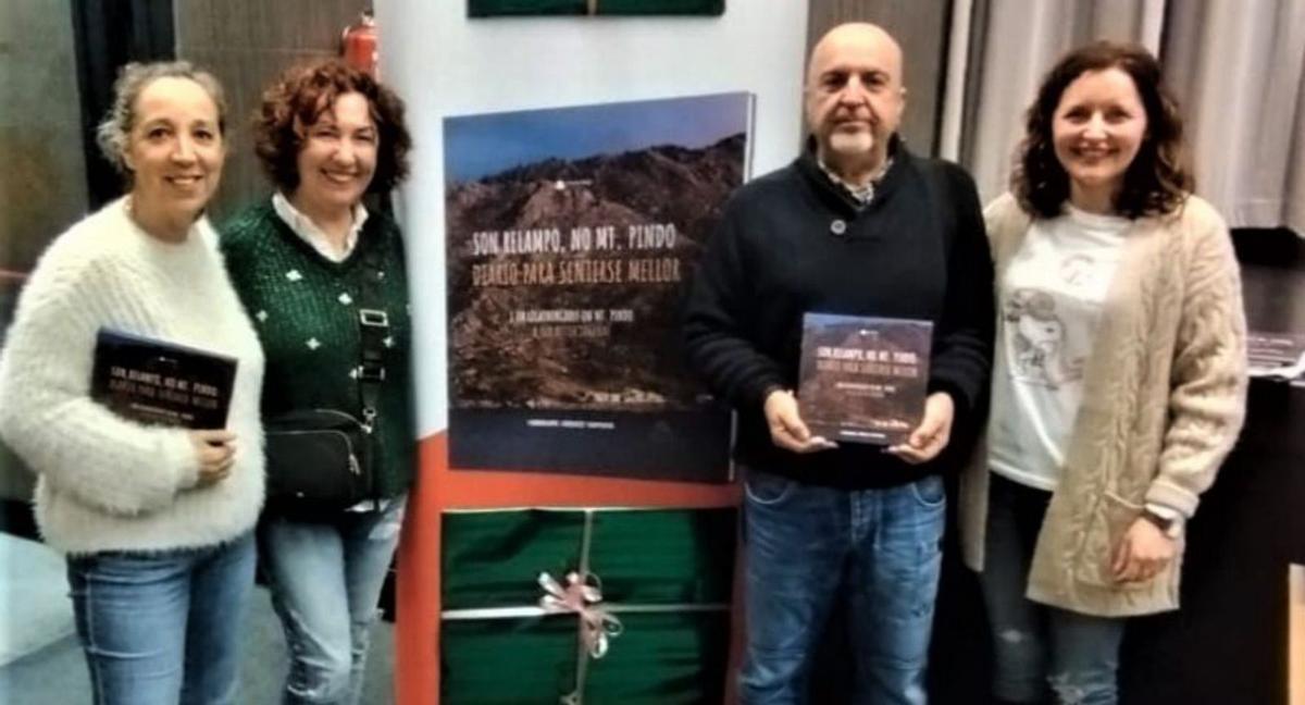 Guadalupe Vázquez presentou en Cee un diario solidario que desafía o