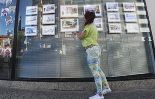 El precio de la vivienda retrasa a los 30 años la edad de emancipación en Aragón