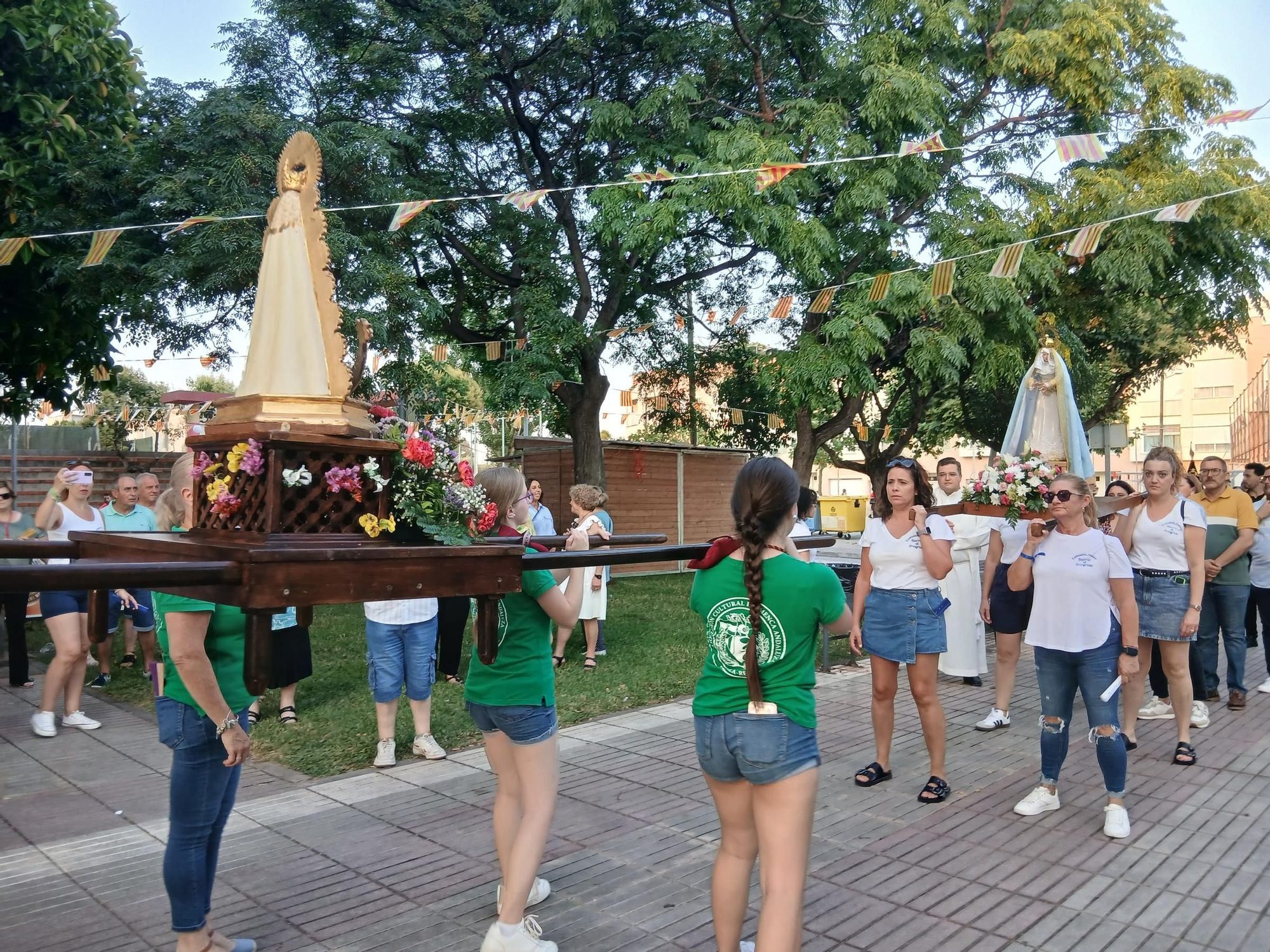 Misa y procesión en las fiestas del barrio El Progreso en Vila-real