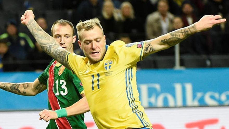 Guidetti, en un partido con la selección sueca. // Reuters