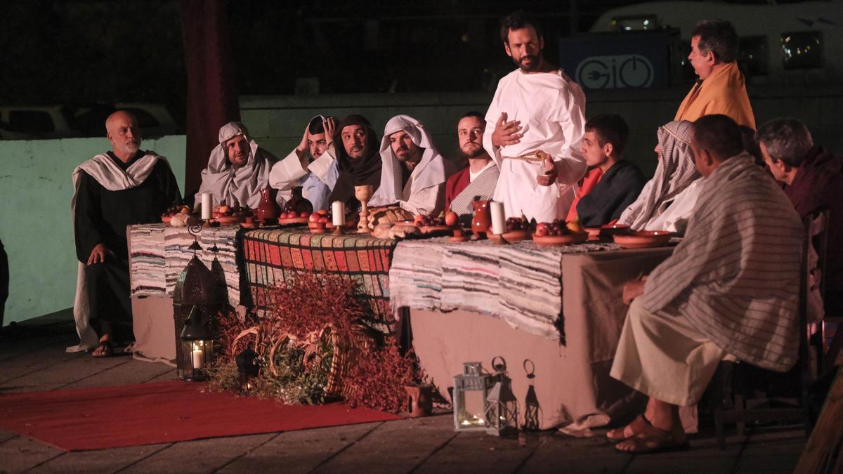 Jesús ante los Apóstoles en la Última cena, en San Lorenzo.