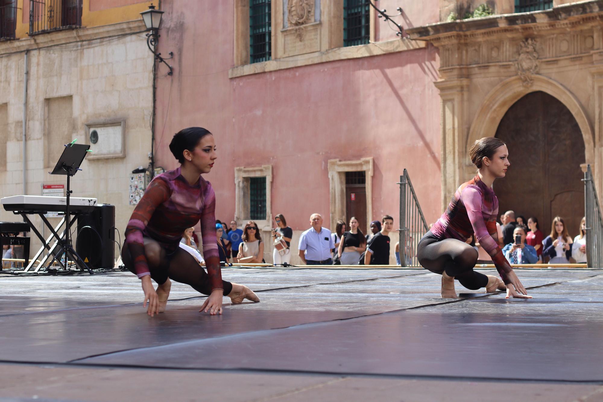 Exhibición de danza en la plaza Belluga de Murcia