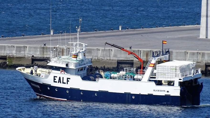Cuatro buques de la ría pescan casi la totalidad de la merluza negra que se consume en España