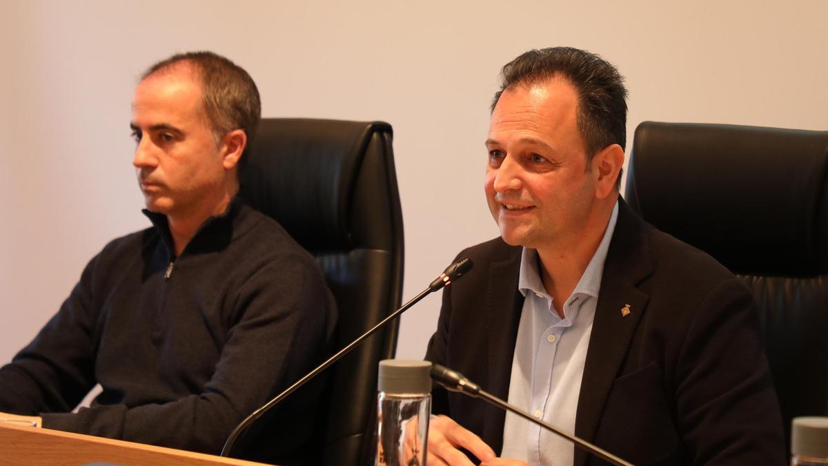 José Manuel Alcaraz y LLorenç Córdoba en un pleno del Consell de Formentera