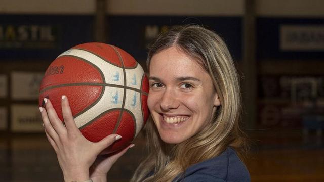 Nevena Dimitrijevic en el pabellón de Maristas. |  Casteleiro/Roller Agencia