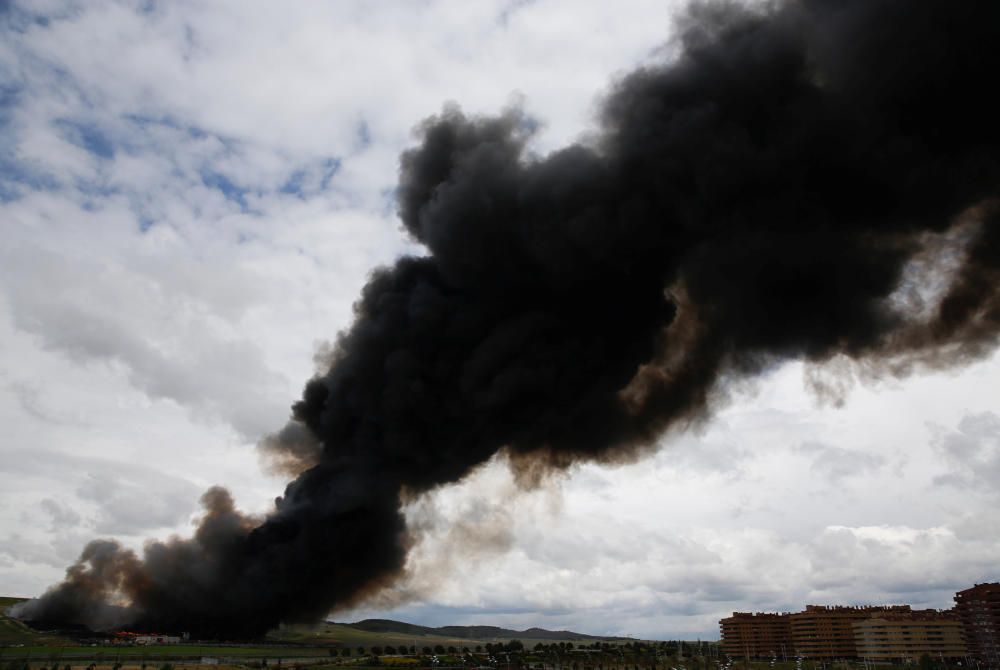 Incendio en un cementerio de neumáticos de Seseña