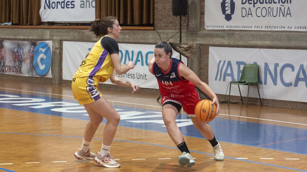 Andrea Pérez en el partido contra Mataró.