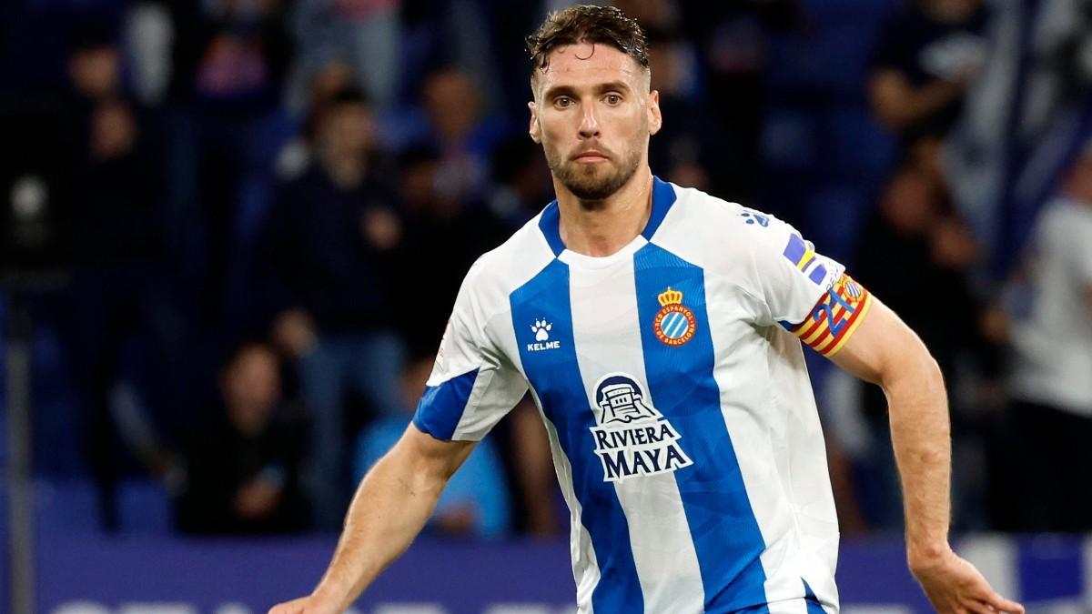 Sergi Gómez, en una acción del partido ante el Tenerife