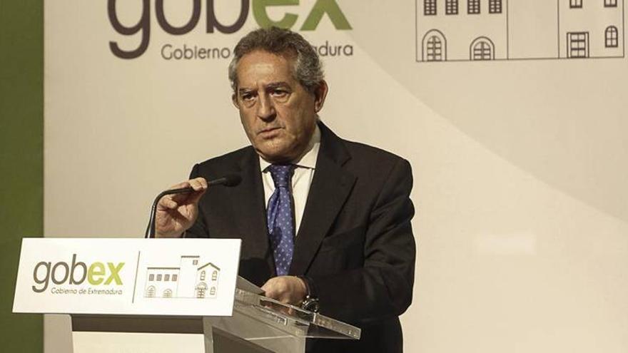 El consejero de Economía sobre el déficit: &quot;Extremadura es un auténtico referente del buen hacer&quot;