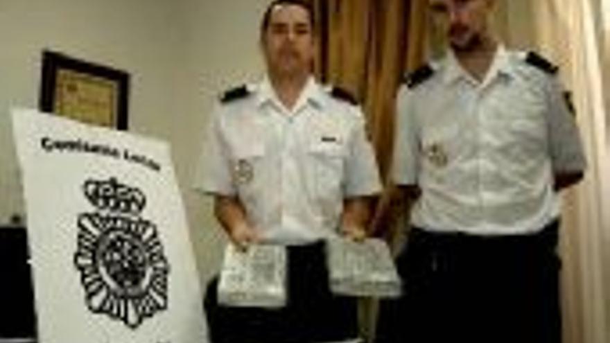 La policía interviene más de dos kilos de cocaína en un control