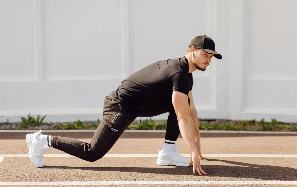 Encontrado el pantalón de adidas perfecto para ir a entrenar: cómodo, favorecedor y casi a mitad de precio