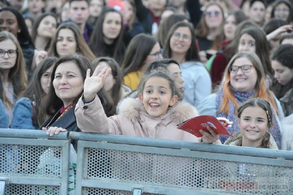 Firma de discos de Aitana en Murcia