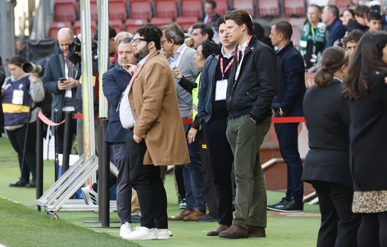 EN IMÁGENES: Ambientazo en el Sporting-Racing de Santander disputado en El Molinón