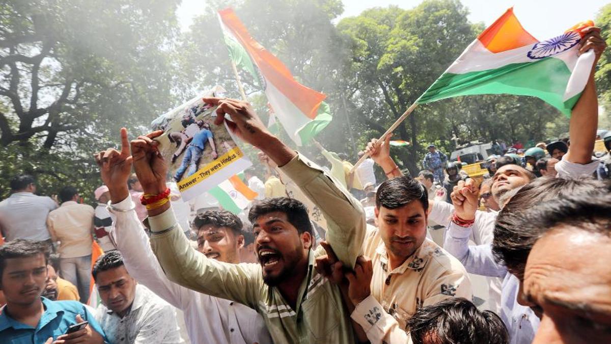 India y Pakistán se intercambian disparos en la frontera