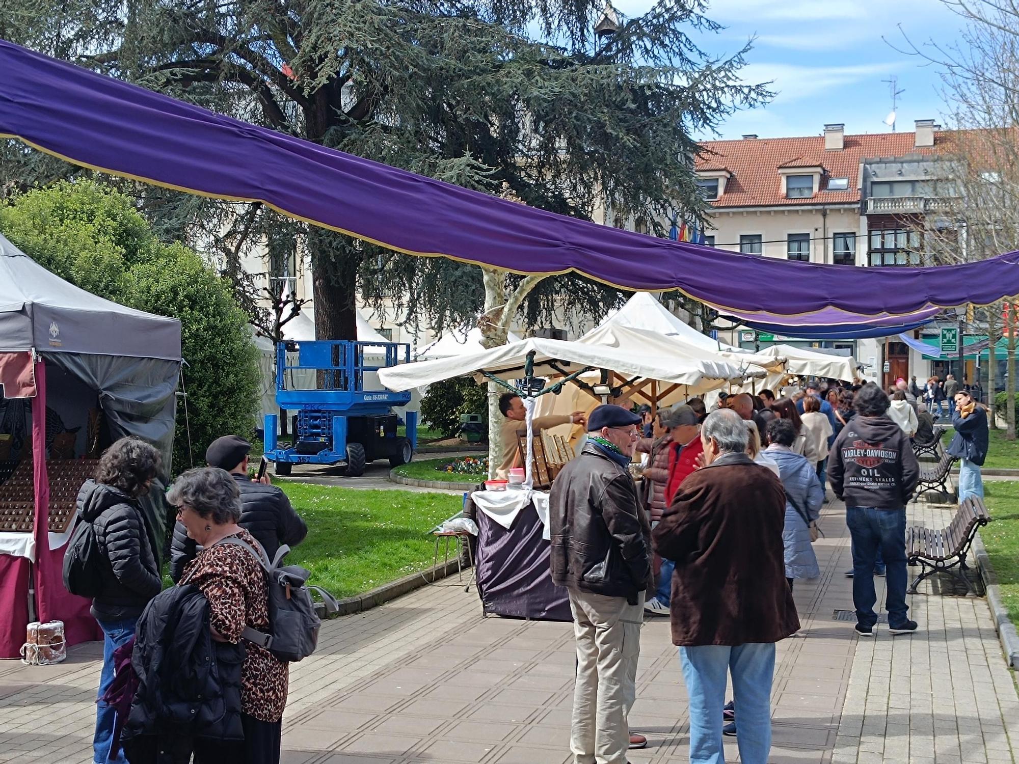 El Mercáu Polesu de Güevos Pintos, en imágenes