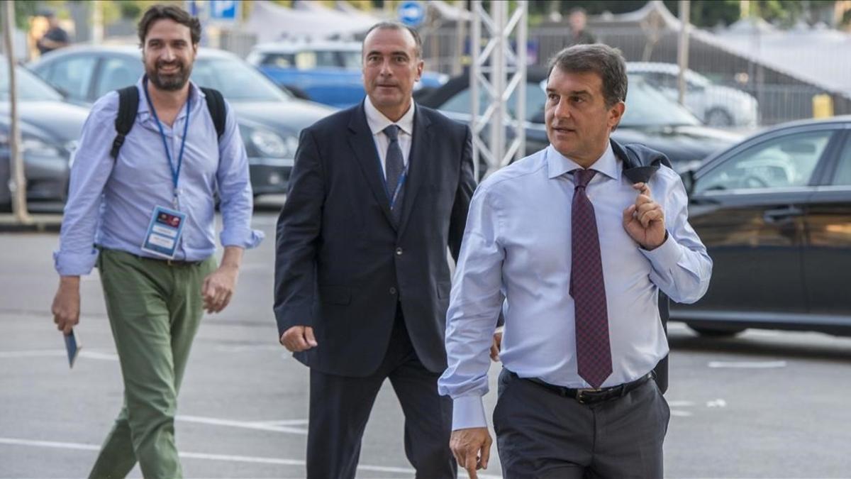 Joan Laporta, en el Camp Nou antes del debate electoral del 2015.