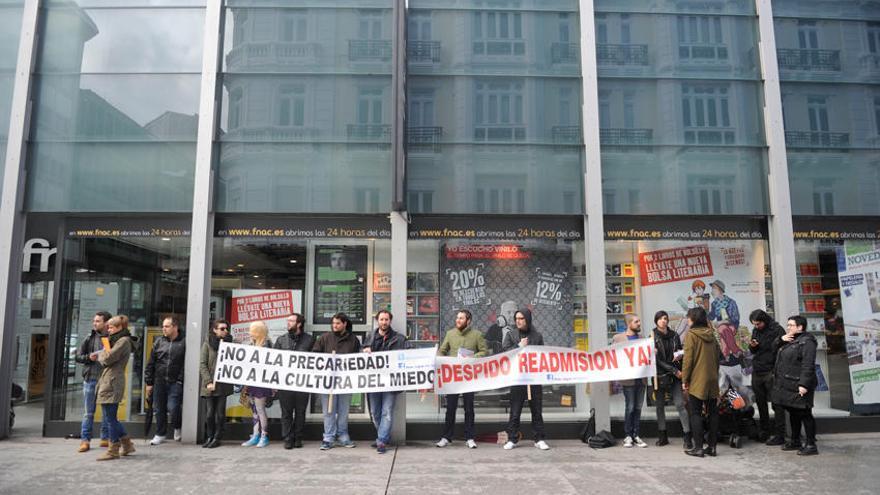 Protesta de los trabajadores de Fnac A Coruña.