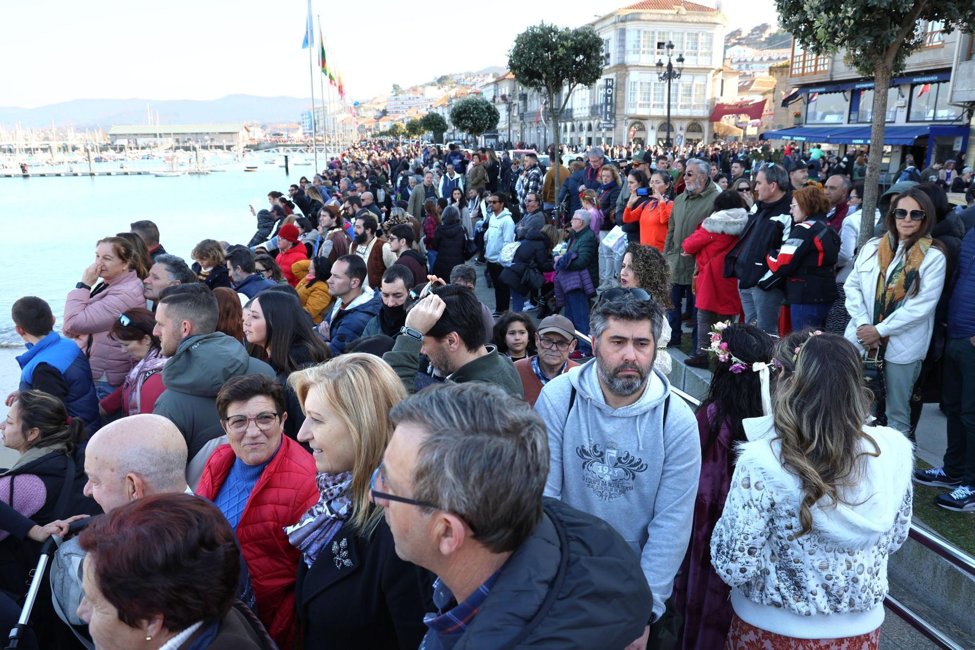 La Arribada 'de siempre' llena Baiona