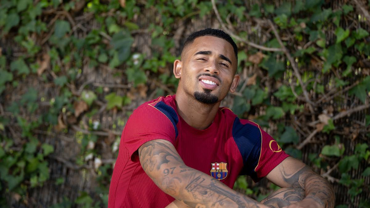 Gabriel Jesus, delantero del Barça: "Siempre leo la Biblia antes de empezar un partido. Es el libro de la vida"