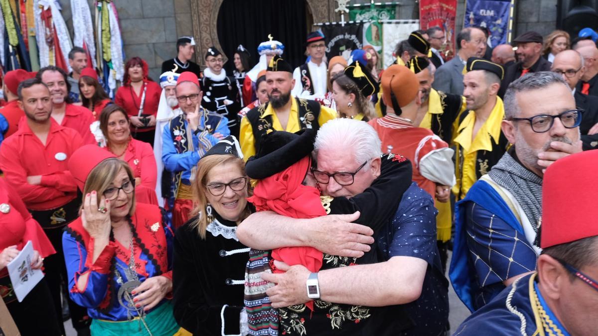 La emocionante Entrada de Bandas con la que comenzó la fiesta el pasado jueves.