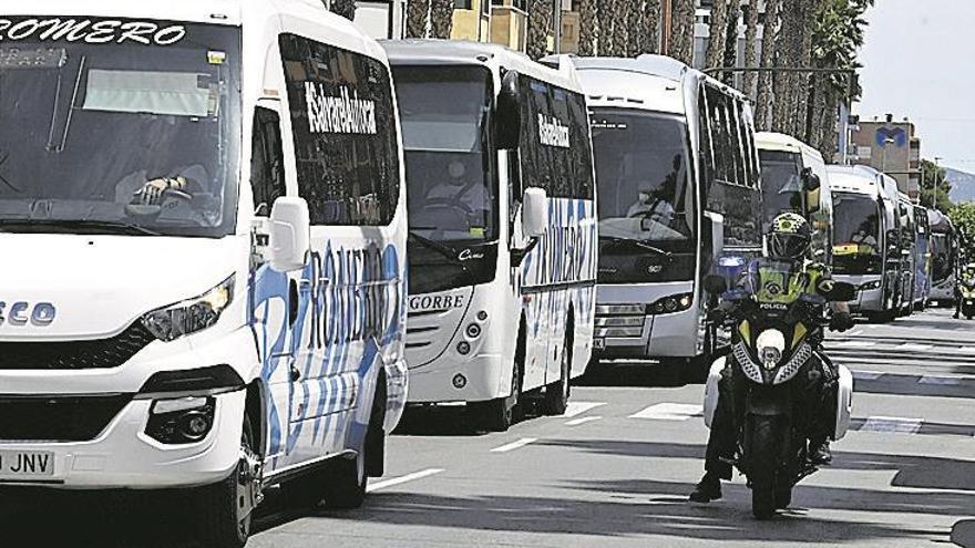 Los autobuses no prevén volver hasta septiembre