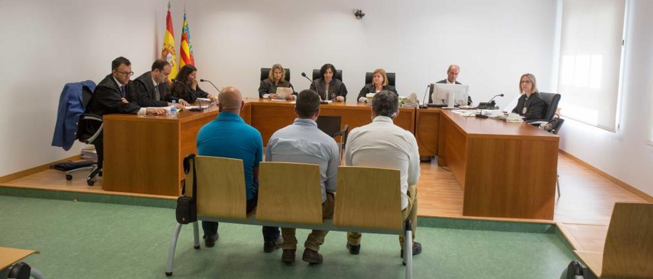 Acusados por corrupción en el cuartel de Ibi atribuyen la denuncia a rencillas personales