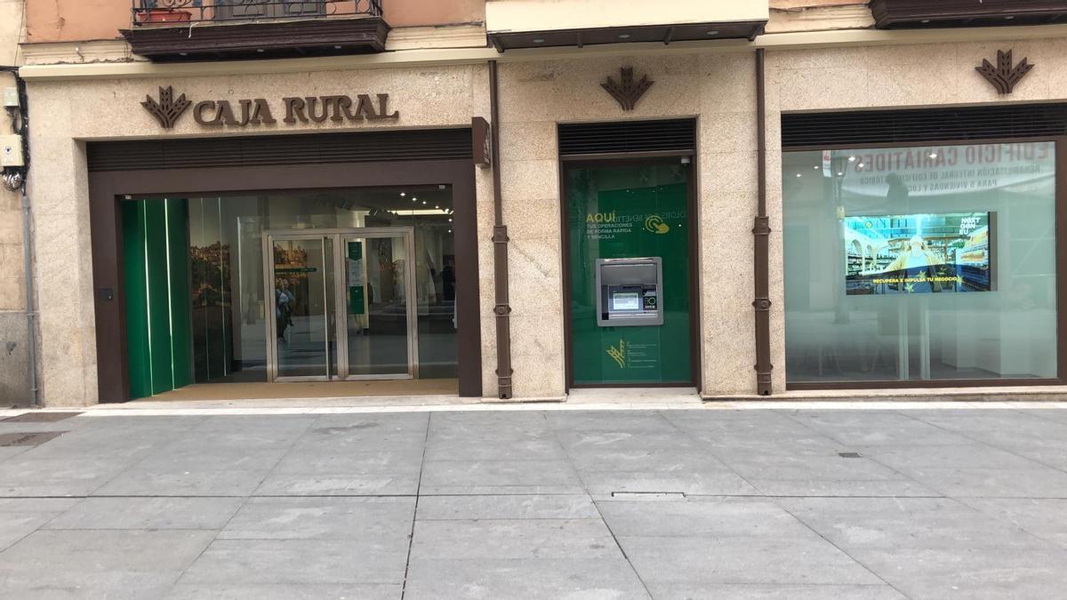 Nueva oficina de Caja Rural de Zamora en la plaza de Sagasta.