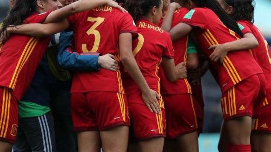 Las jugadoras españolas celebran el primer gol.