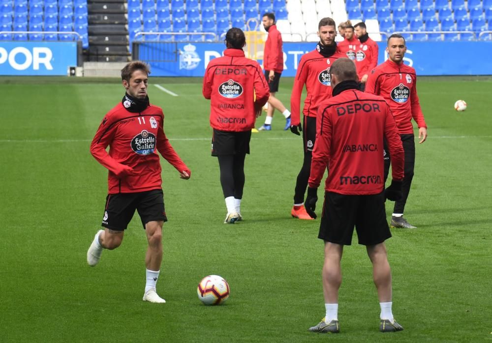 Los futbolistas realizaron ayer en Riazor la última sesión de entrenamiento antes del partido de esta tarde contra el Rayo Majadahonda.