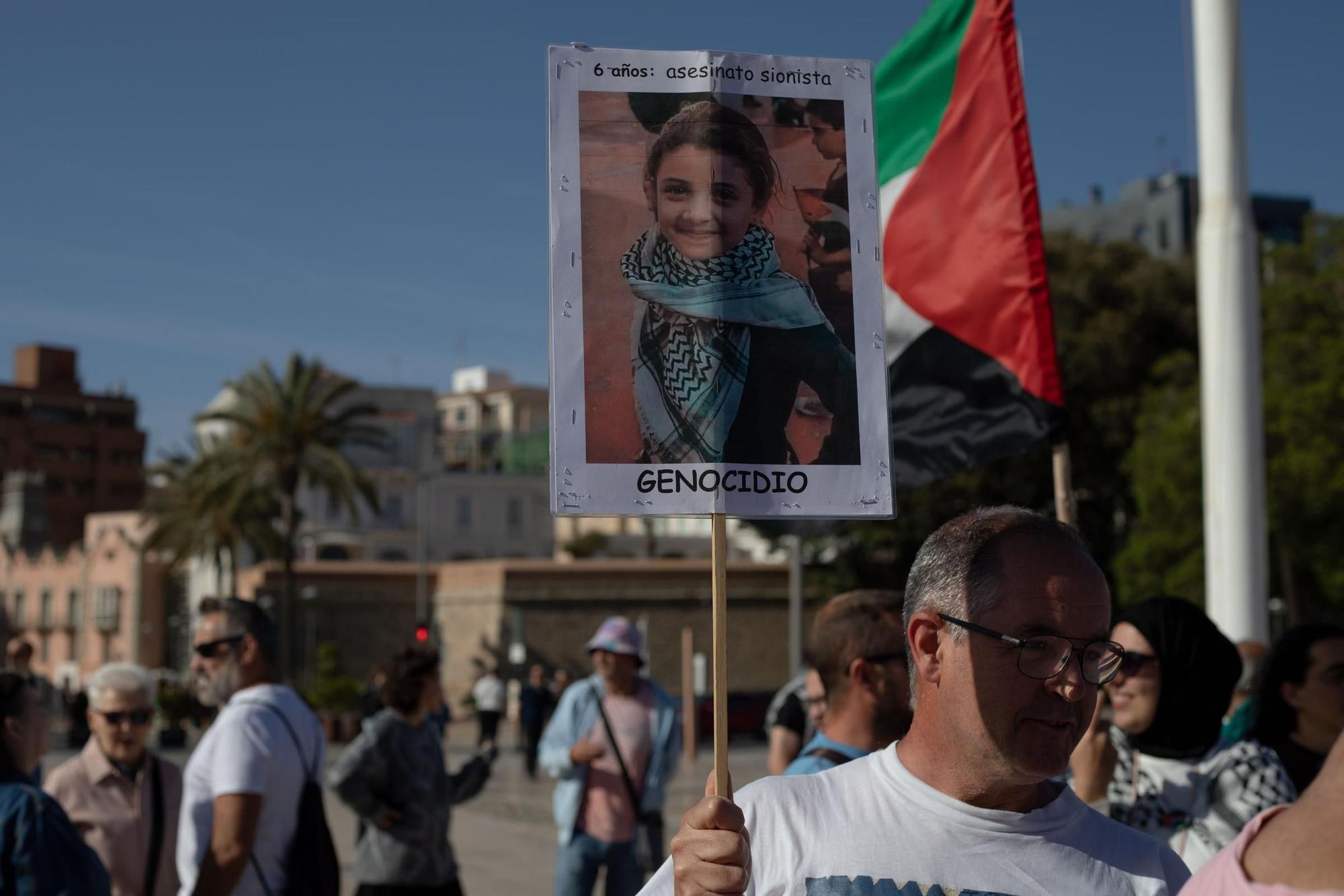 Protesta contra la llegada del buque Borkum a Cartagena