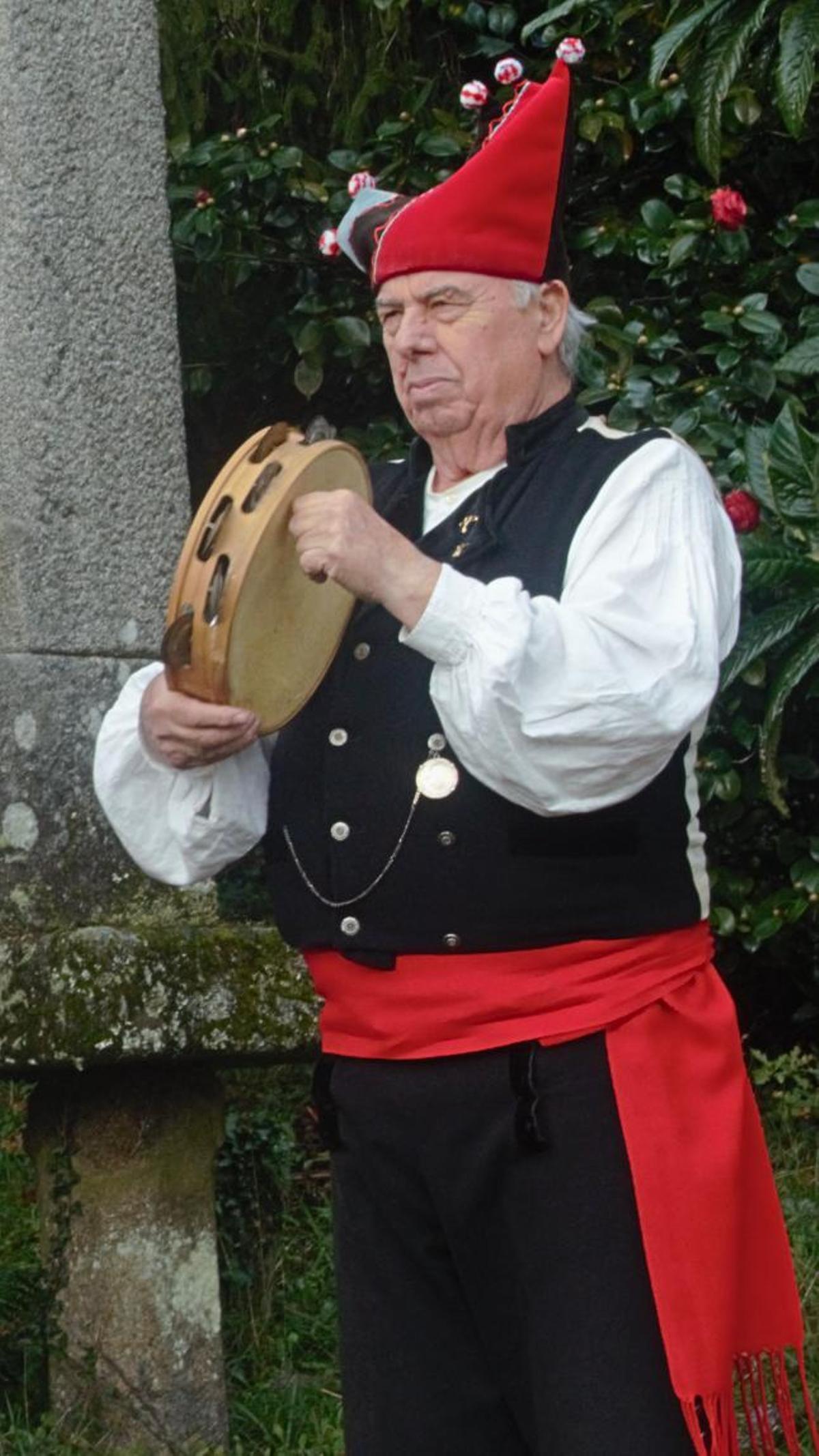 Polo, en una de sus actuaciones, recientemente.jpg