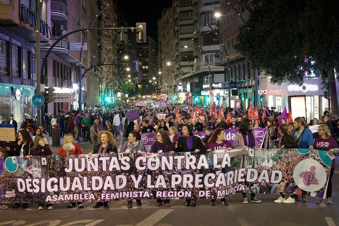 Todas las imágenes de la manifestación en Murcia del 8M