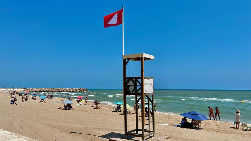 El Perelló, les Palmeres y Motilla cierran sus playas por la contaminación del agua