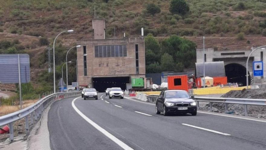 Reabiertos los dos tubos del túnel del Negrón ante el previsible aumento del tráfico por la "operación retorno" de agosto