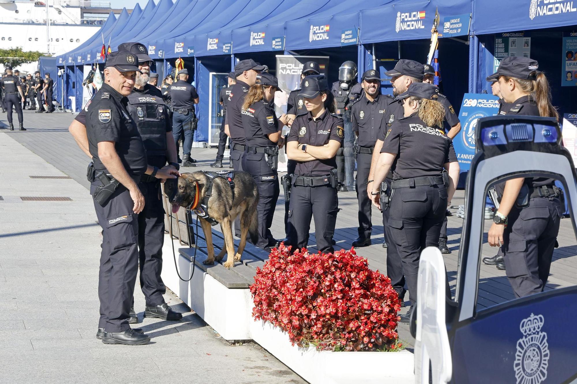 Vigo inaugura con la "Exposición de Medios" las celebraciones del Día de la Policía Nacional