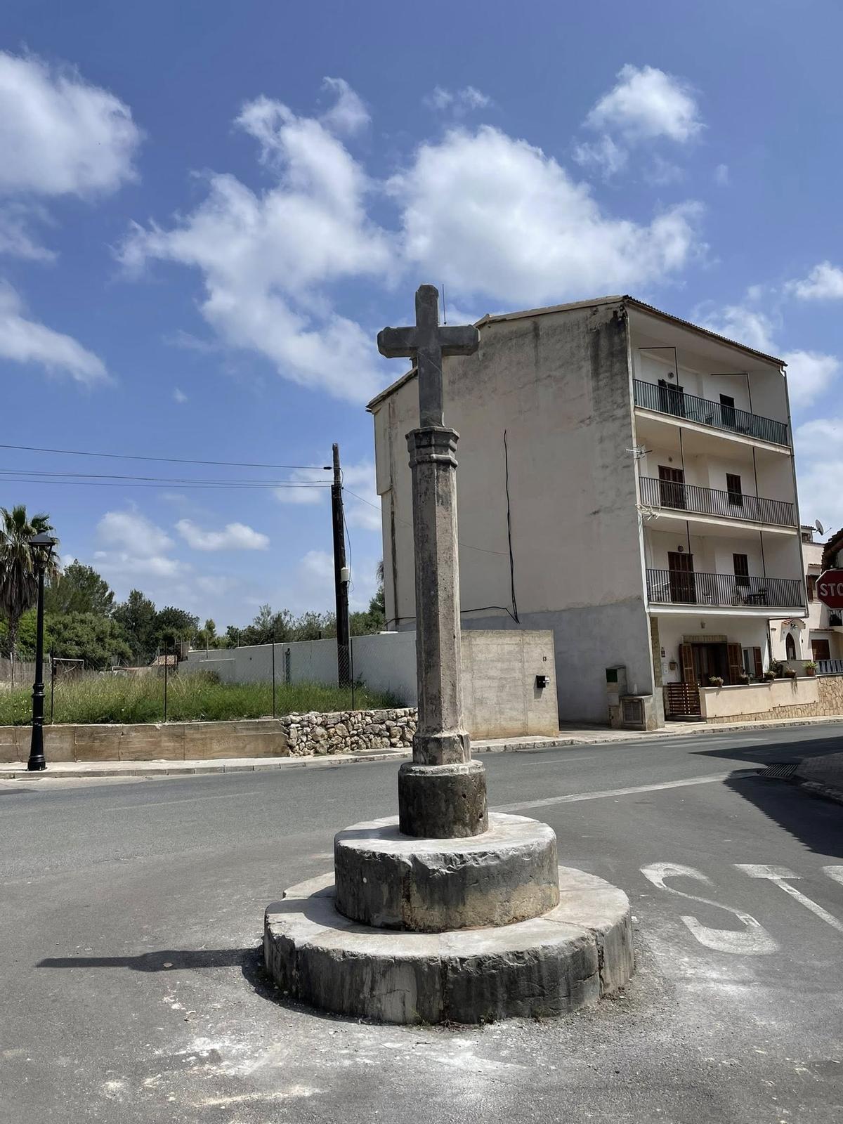 La cruz restaurada.