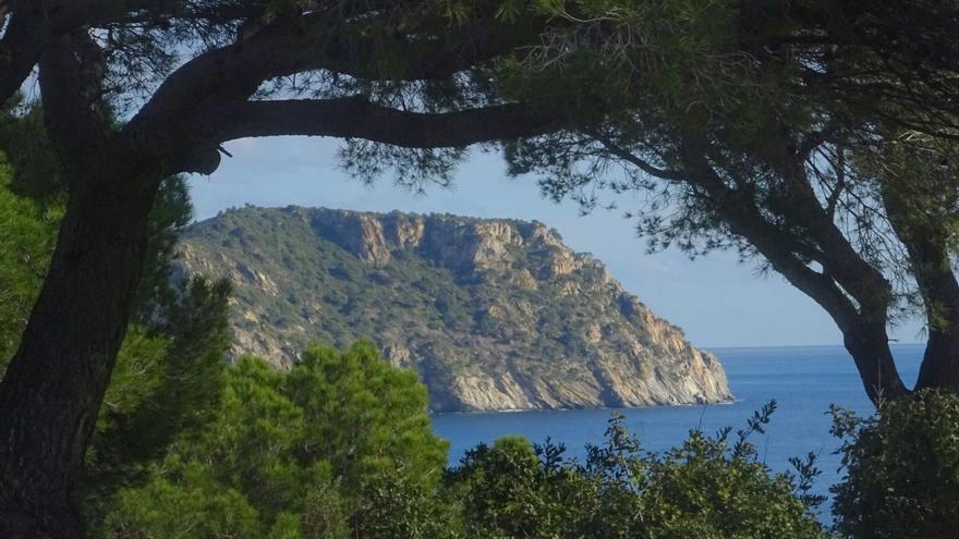 Cap Norfeu: de la protecció a la regulació d’un paradís natural