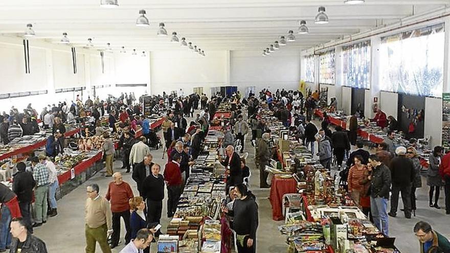 La feria de coleccionismo de Villanueva de la Serena cuelga el cartel de &quot;completo&quot;