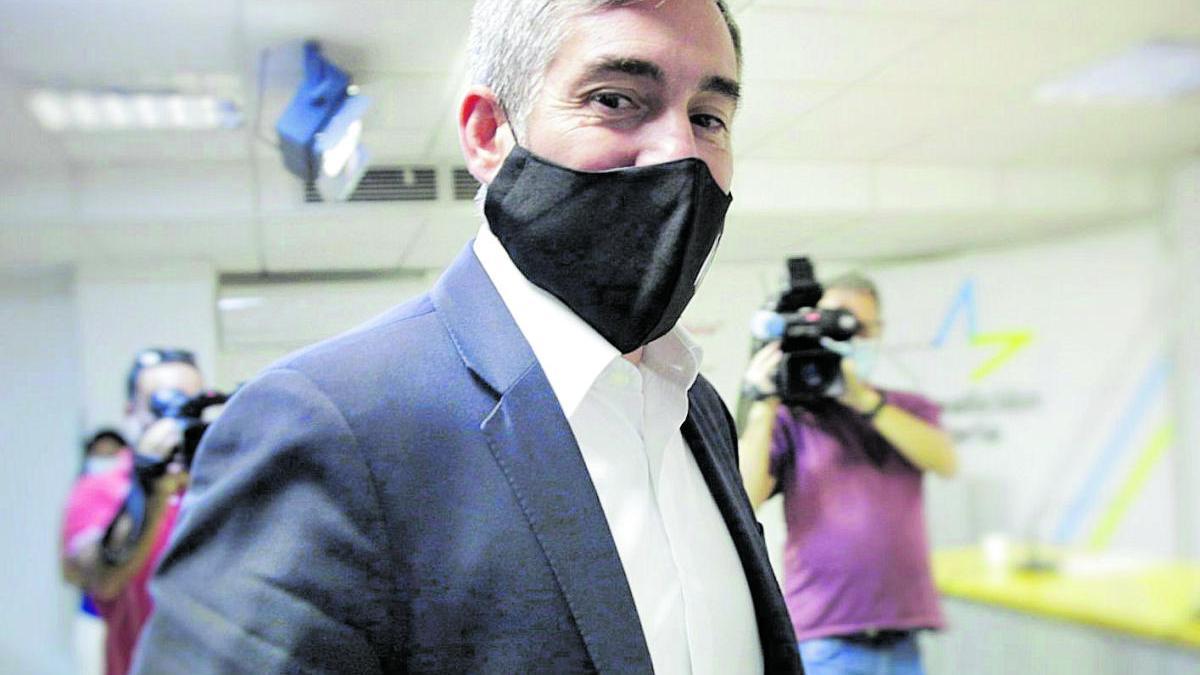 Clavijo, en la sede de CC en Tenerife antes de dar una rueda de prensa tras el fallo que archiva el &#039;caso Grúas&#039;.