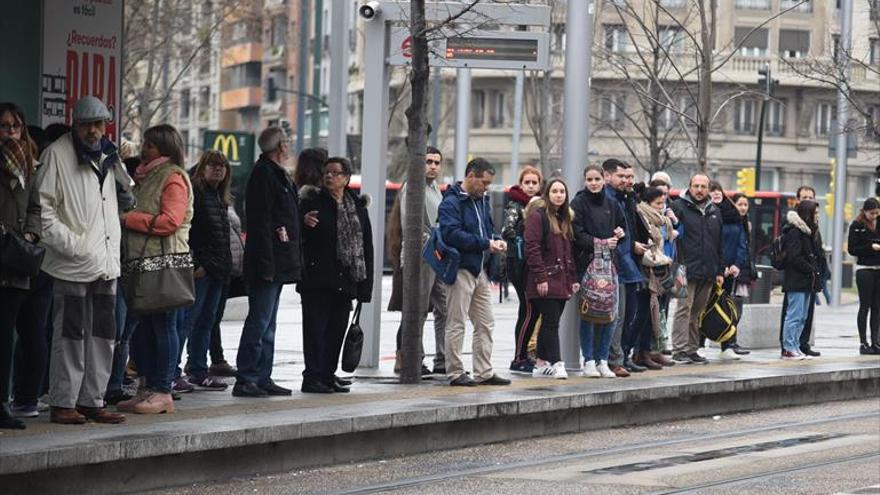 El primer día de huelga del tranvía, sin incidentes pero con retrasos