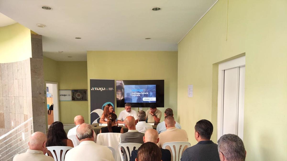 Imagen de la asamblea general de la Asociación Empresarial de Agüimes.